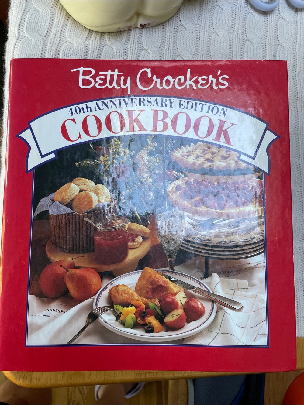 VTG 1991 Betty Crocker 40th Anniversary Cookbook binder 432 pages
